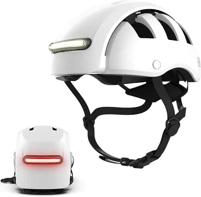 Casco Smart4u SH50U con luz trasera para patinete eléctrico